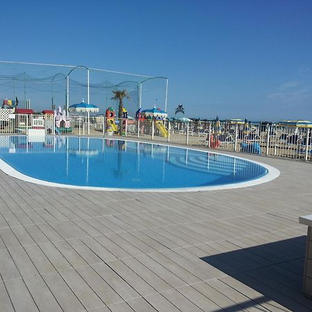 B&B Residence Sorriso Cattolica Eksteriør billede